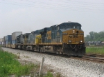 CSX 5205 leading 2 and 762